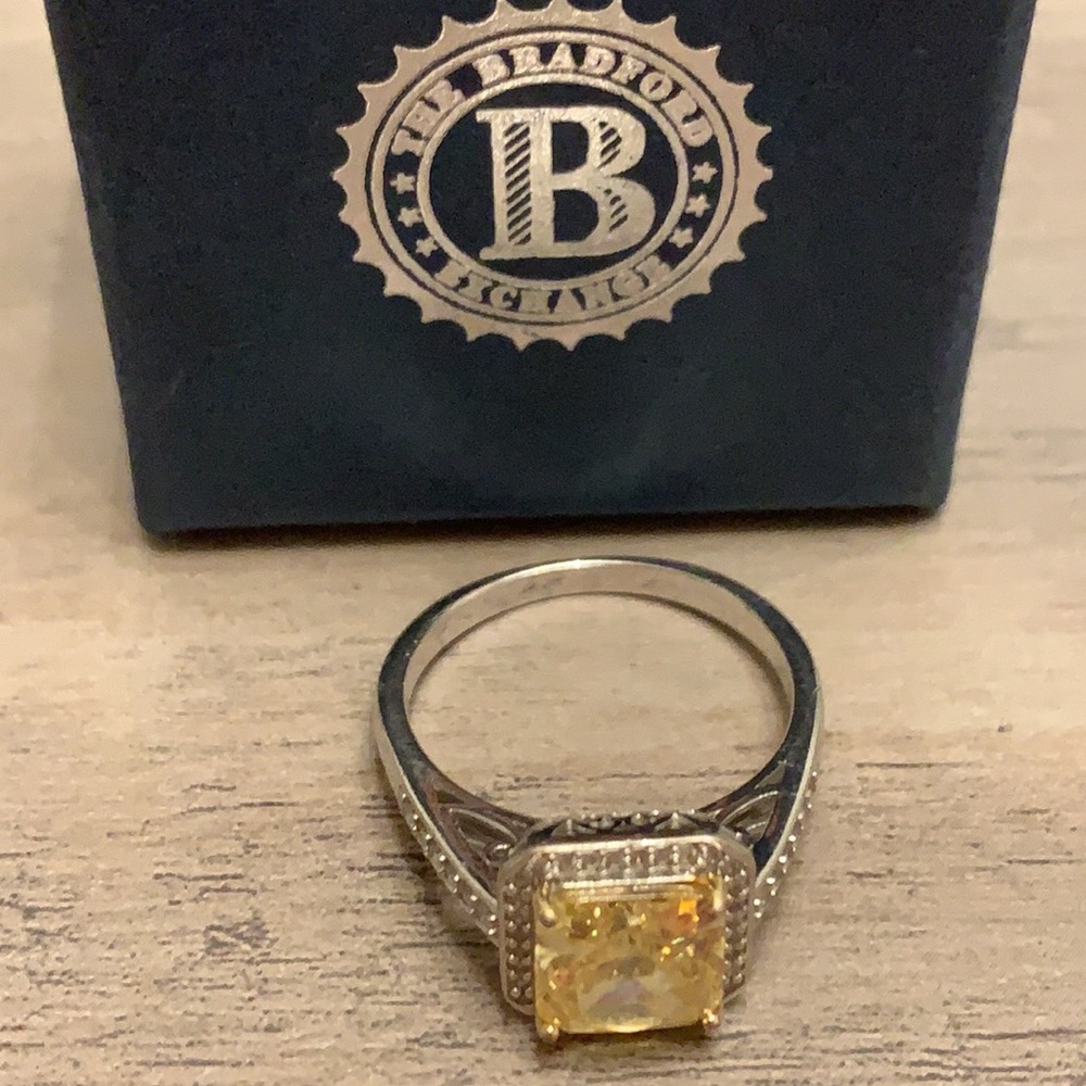 Bradford exchange canary princess halo ring - Picture 8 of 12